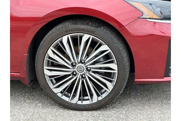 $21495 : Nissan Altima 2023 AWD 2.5 S image 6