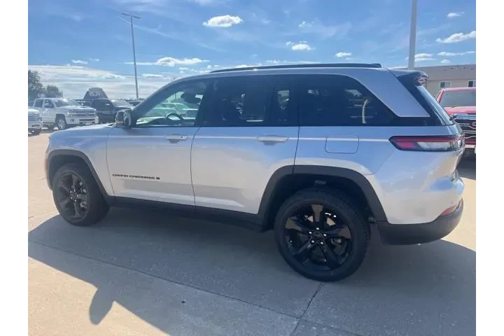 $32451 : Jeep Grand Cherokee 2024 4x4 image 7