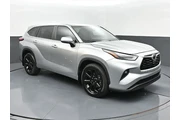 $33495 : Toyota Highlander 2023 LE 4d thumbnail