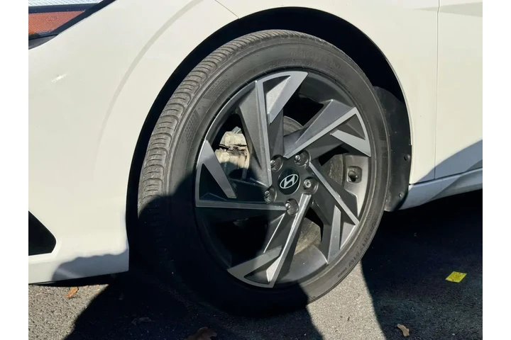 $18985 : Hyundai ELANTRA 2024 Limited image 7