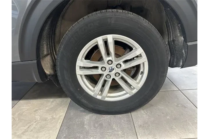 $32500 : Ford Explorer 2023 AWD XLT 4 image 4