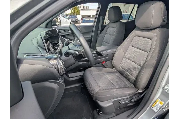 $27097 : Chevrolet Equinox 2026 LT 4d image 8