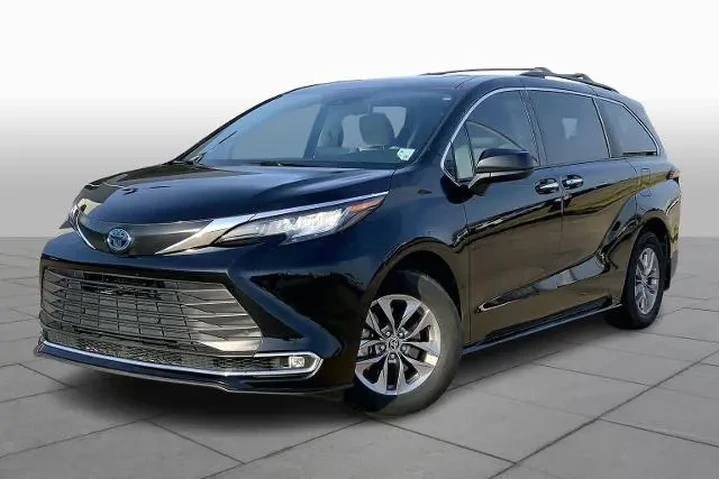 $31676 : Toyota Sienna 2022 XLE 8-Pas image 1
