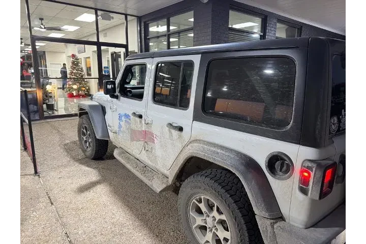 $22907 : Jeep Wrangler Unlimited 2021 image 4