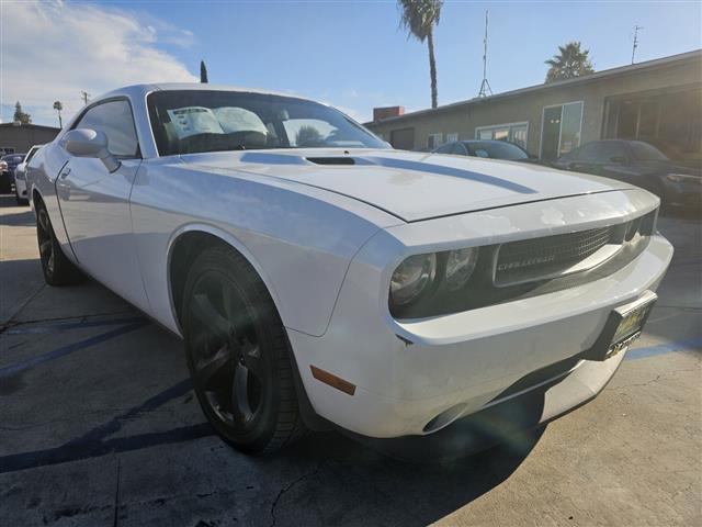 $10995 : 2013 Challenger SXT image 3