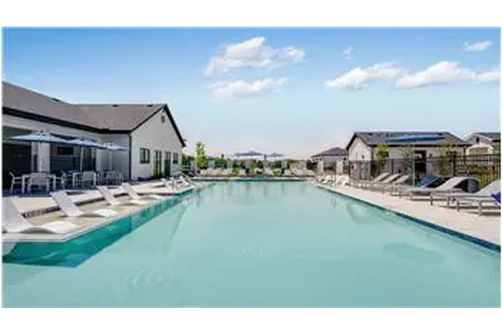 $1904 : Rental property with 2 bedro image 2