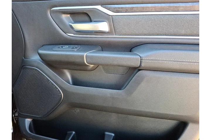 $33450 : Ram 1500 2022 4x4 Big Horn 4 image 10