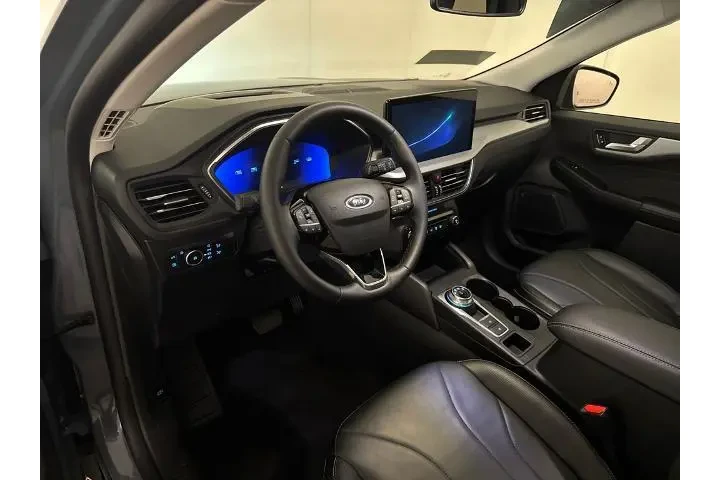 $30000 : Ford Escape Plug-In Hybrid 2 image 5