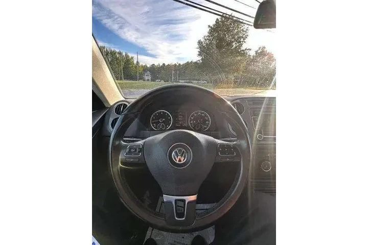 $4995 : Volkswagen Tiguan 2014 AWD S image 10