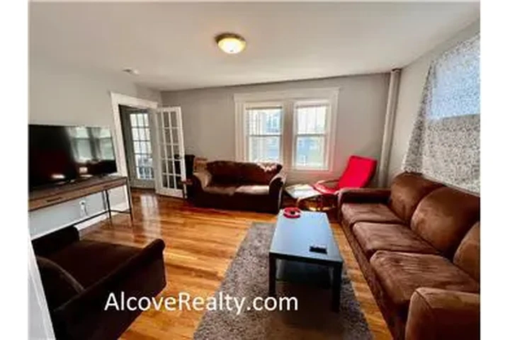 $4950 : Rental property with 5 bedro image 1