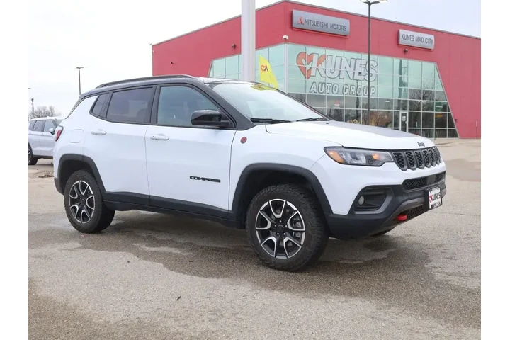 $24577 : Jeep Compass 2025 4x4 Trailh image 2