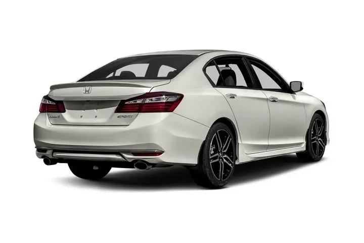 $18798 : Honda Accord 2017 Sport 4dr image 2