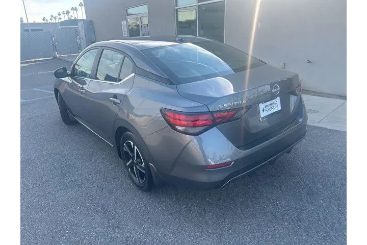 $19995 : Nissan Sentra 2025 SV 4dr Se image 3