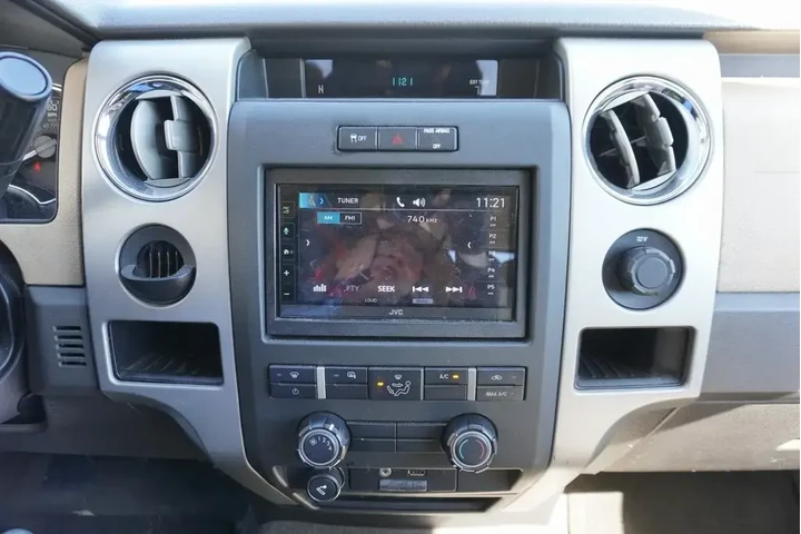 $15588 : Ford F-150 2011 4x2 XLT 4dr image 8