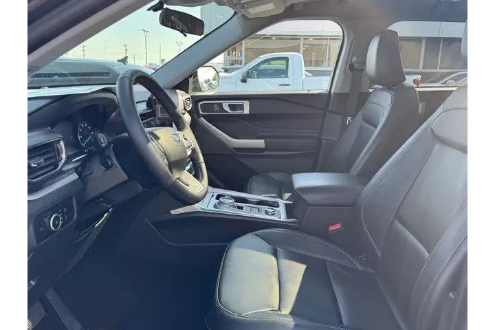 $30995 : Ford Explorer 2023 AWD XLT 4 image 10