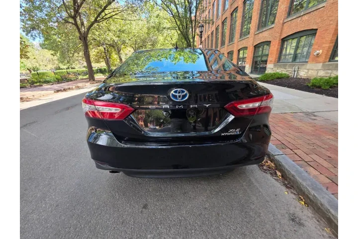$22500 : 2019 Camry Hybrid XLE image 6