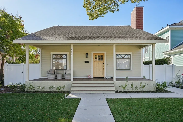 $1500 : HOUSE FOR RENT image 2