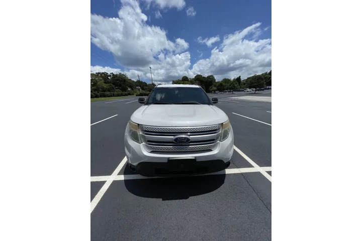 $13000 : 2012 Explorer XLT image 9