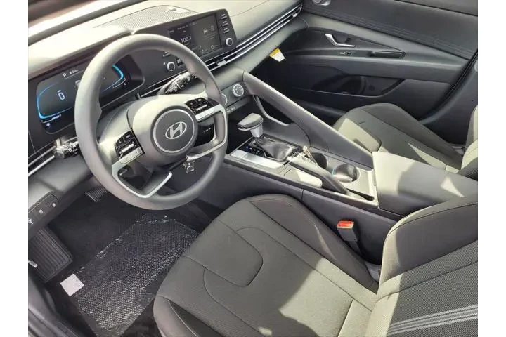 $20987 : Hyundai ELANTRA 2025 SE 4dr image 6