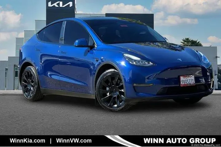 $27309 : Tesla Model Y 2021 AWD Long image 1