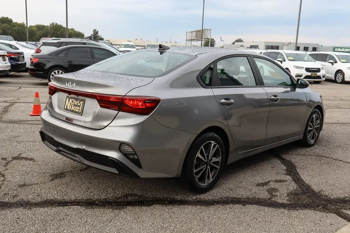 $18388 : 2024 Forte LXS image 4