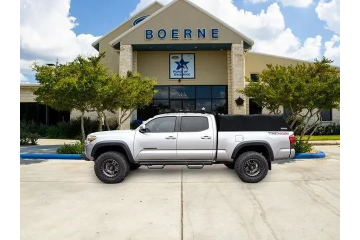 $31369 : Toyota Tacoma 2019 4x4 TRD O image 2