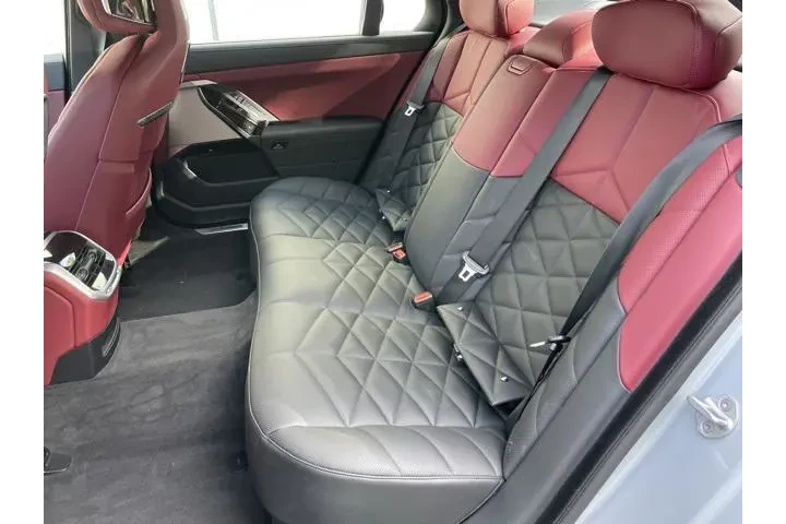 $93995 : BMW 7 Series 2025 AWD 740i x image 7