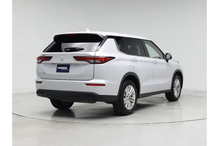 $23998 : Mitsubishi Outlander 2023 ES image 8