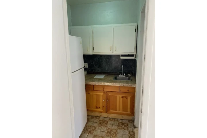 $1000 : Studio effic privado image 5