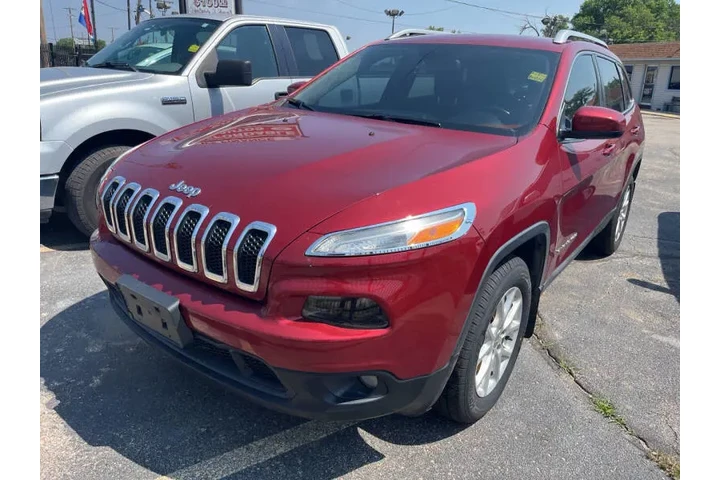 2015 Cherokee Altitude image 1
