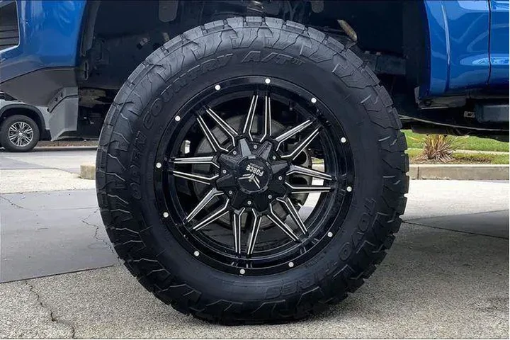 $35985 : Ford F-150 2018 4x4 Lariat 4 image 8