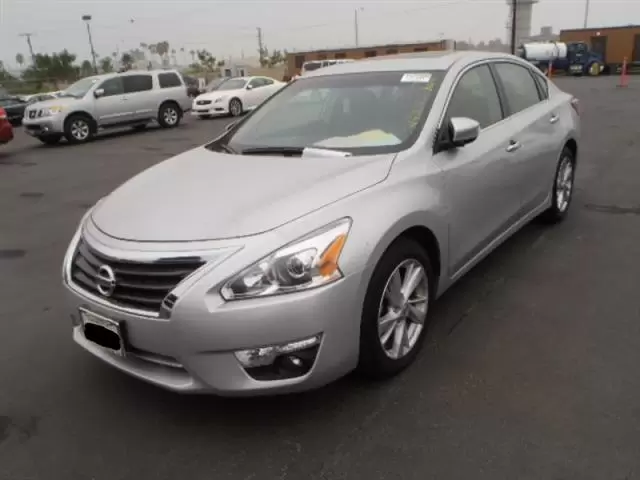 $3300 : 2013 Nissan Altima SV Sedan image 1