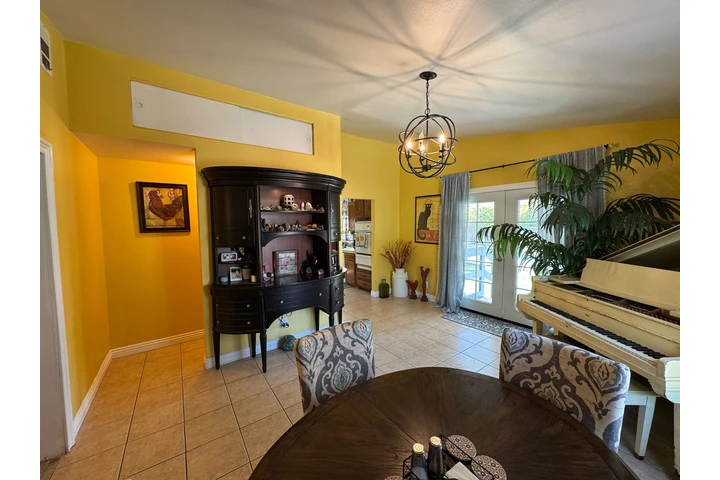 $749000 : Farm House on Horse Property image 5