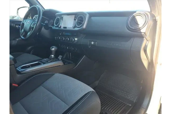 $36647 : Toyota Tacoma 2022 4x4 TRD P image 10