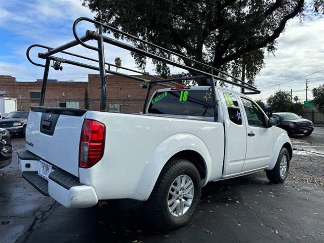 2018 Frontier S image 5