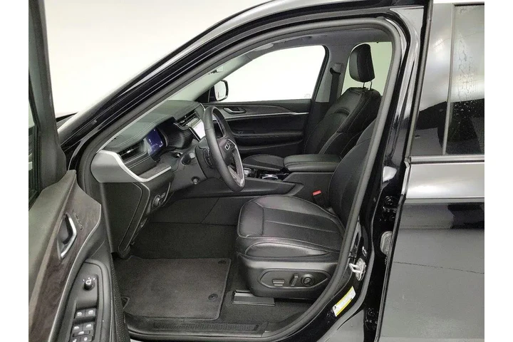 $36998 : Jeep Grand Cherokee 2023 4x4 image 3