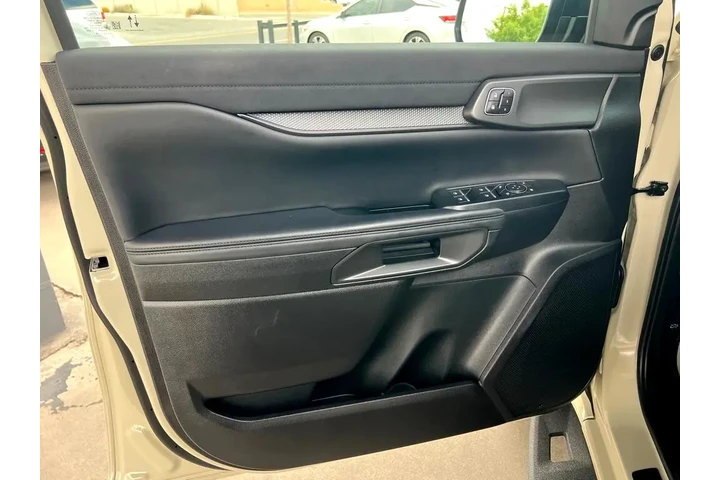 $57500 : 2025 Ranger Raptor SuperCrew image 10