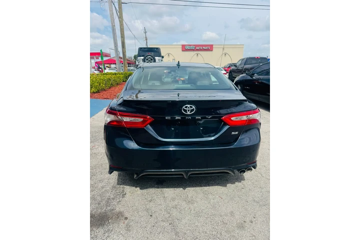 $2000 : Toyota Camry SE image 3
