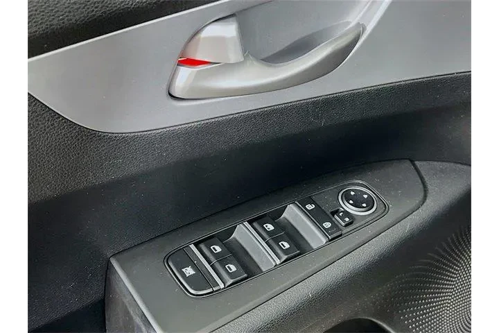 $17975 : Kia Forte 2023 LXS 4dr Sedan image 9