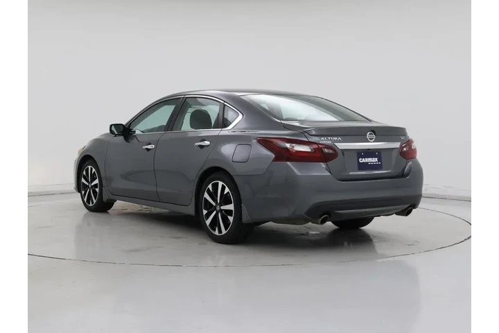 $17998 : Nissan Altima 2018 2.5 SR 4d image 2