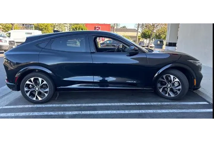 $30800 : Ford Mustang Mach-E 2023 AWD image 3