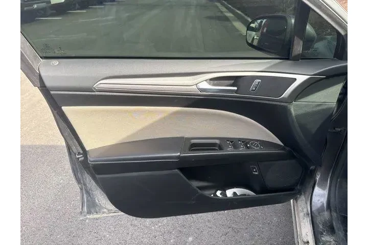 $13500 : Ford Fusion Hybrid 2018 S 4d image 7