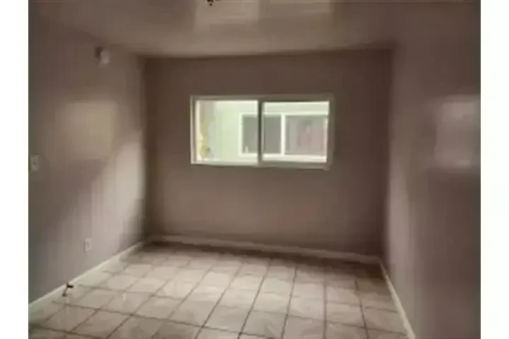 $1675 : APT. 1-RECAMARA/ 1-BAÑO image 3