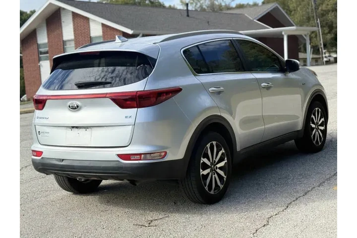 $7999 : 2017 Sportage EX image 9