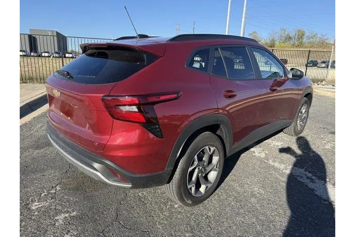 $22978 : Chevrolet Trax 2025 LT 4dr C image 3