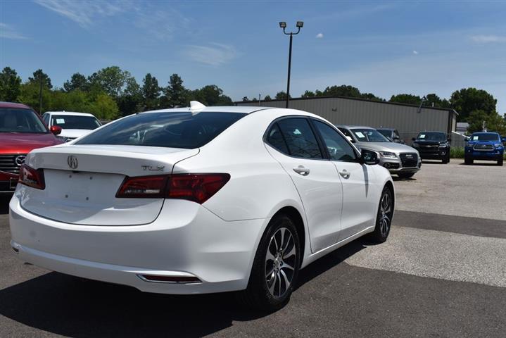 2017 TLX w/Tech image 9