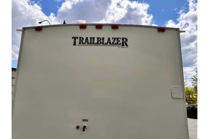 $14950 : 2010 Komfort Trailblazer LE 2 image 9