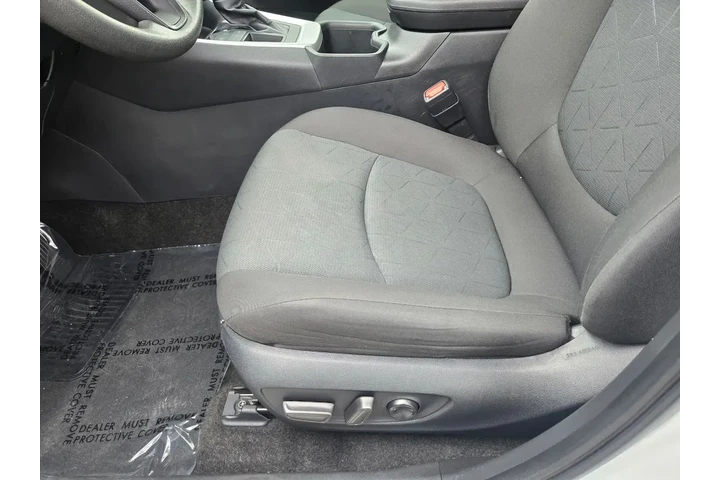 $32588 : Toyota RAV4 2024 XLE 4dr SUV image 10