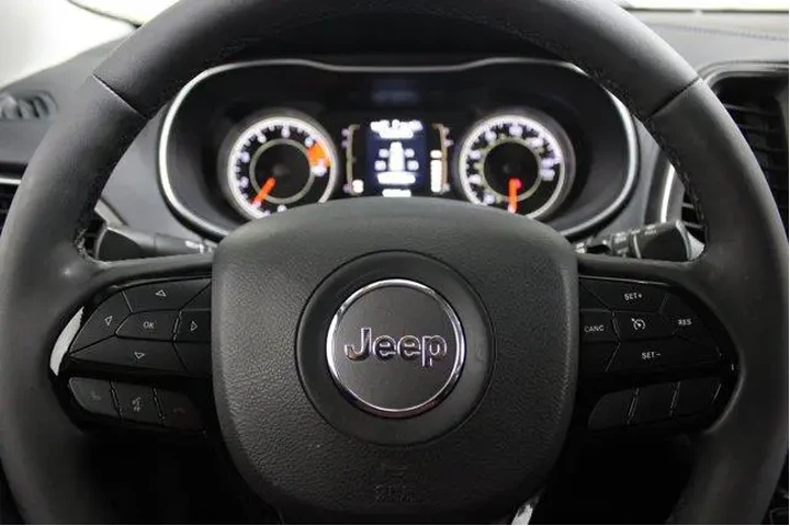 $18988 : Jeep Cherokee 2021 4x4 Altit image 8