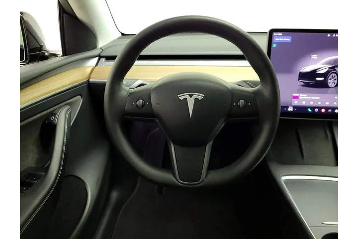 $39998 : Tesla Model Y 2025 Long Rang image 10
